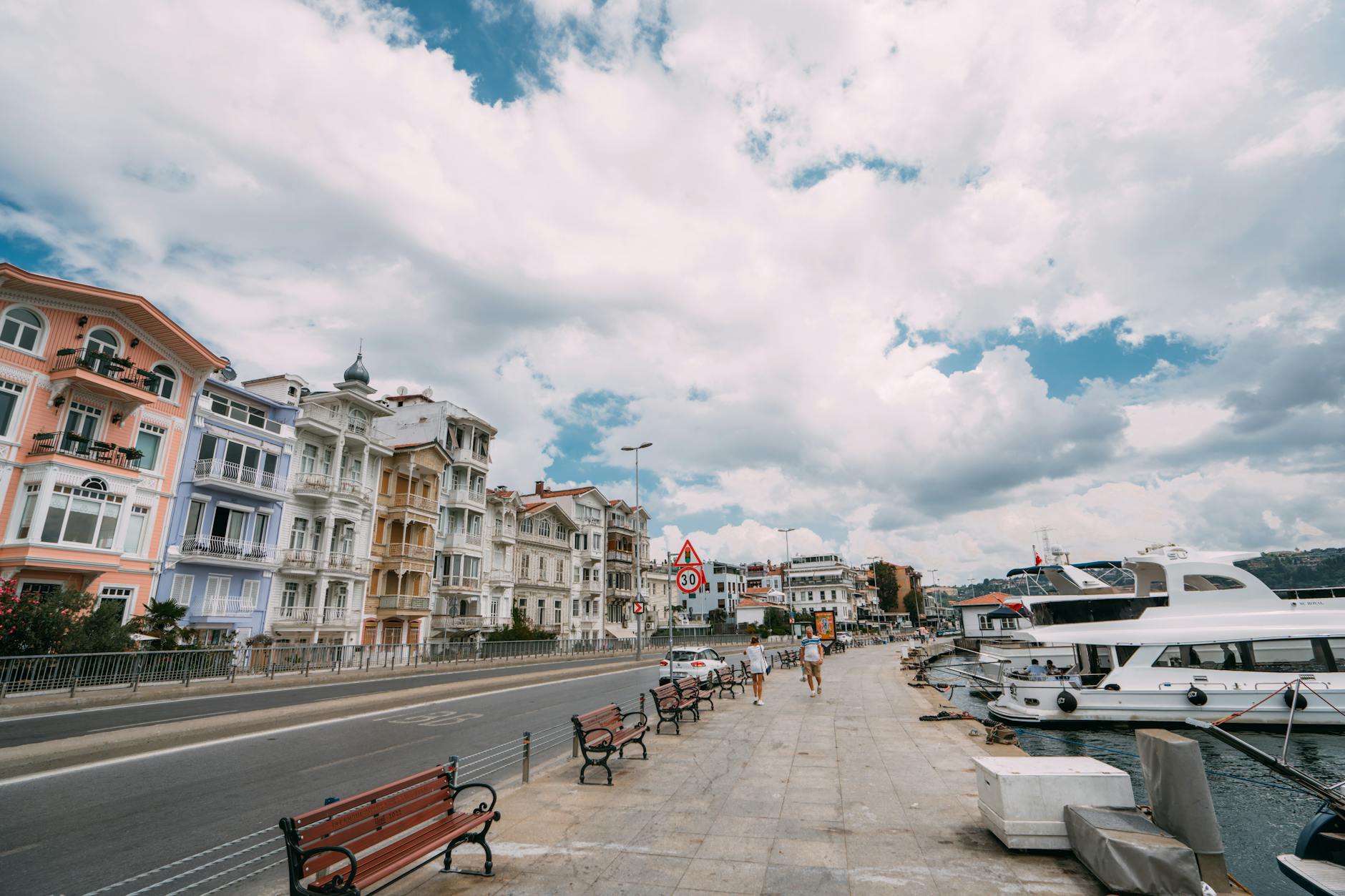 Marcher dans les collines d'Arnavutköy et Bebek pour découvrir les demeures en bois et le calme des hauteurs